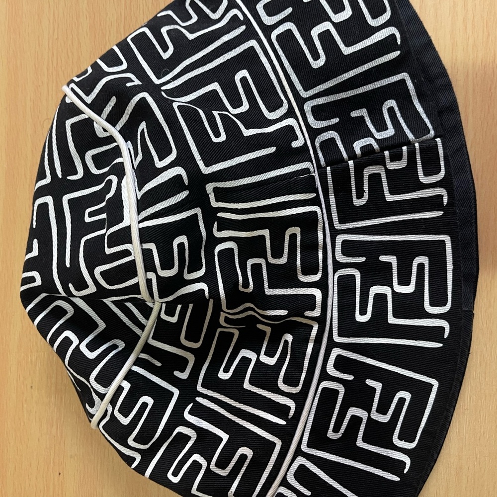 Can anyone confirm if this is authentic Fendi ?